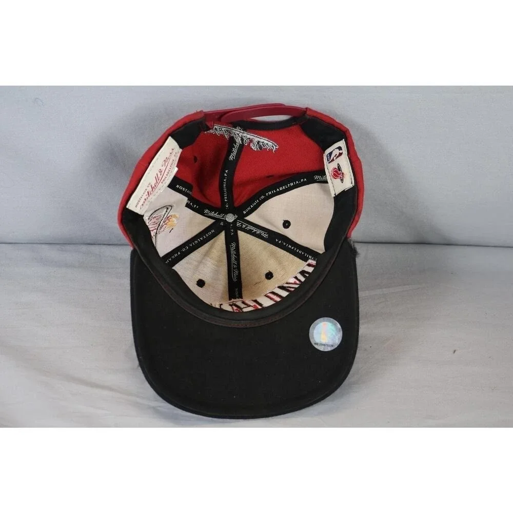 Vintage Miami Heat Snapback Hat 90s NBA Mitchell & Ness Red Black Cap Basketball